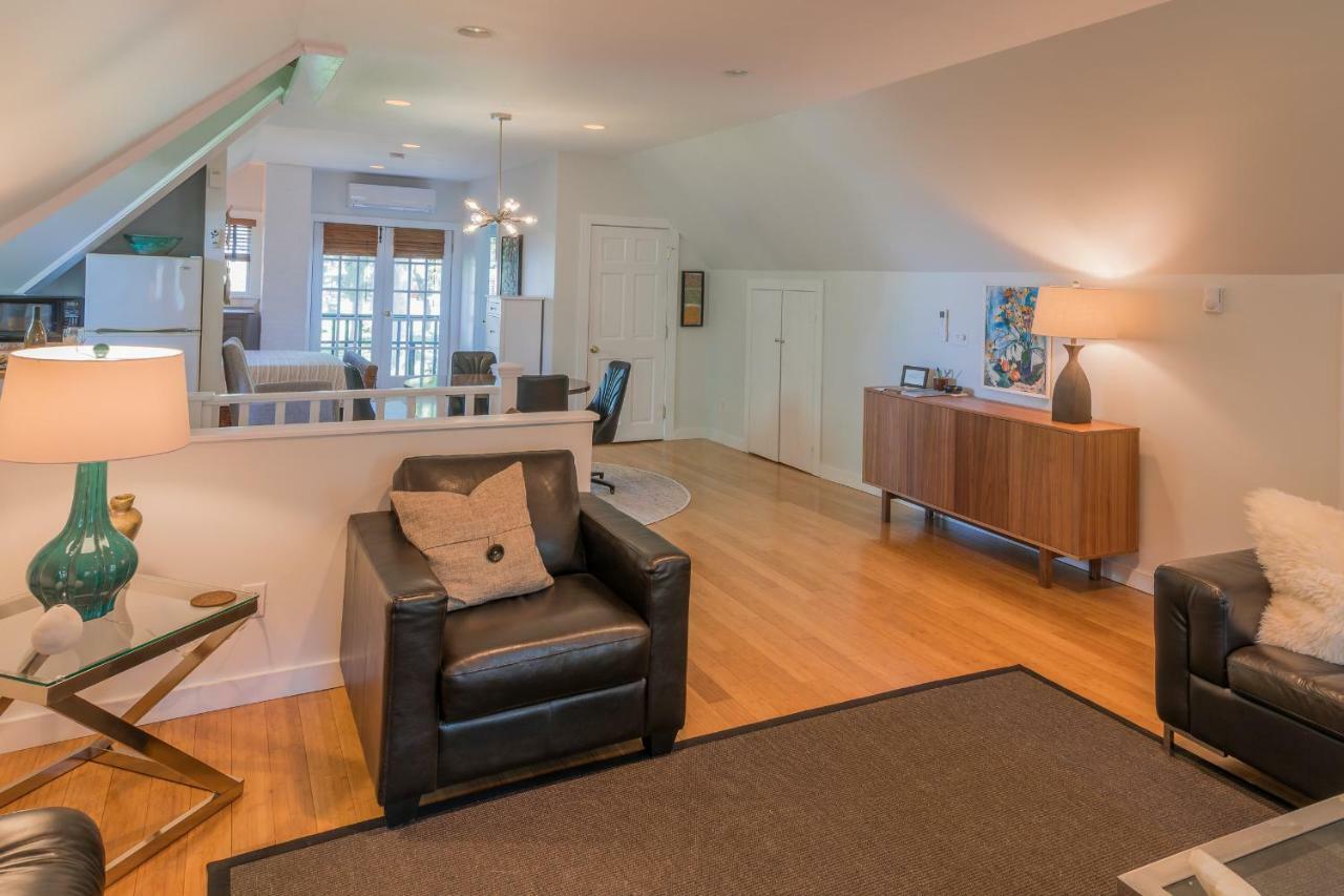 Apartamento The Carriage House Loft Kingston Exterior foto